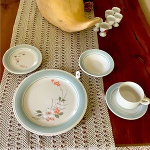 Vintage 5 Piece Pl. setting Riverside stoneware impressions by Danielle